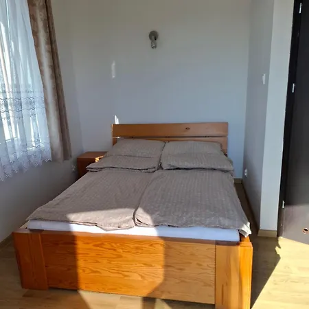 Nad Stawem Guest house 3*